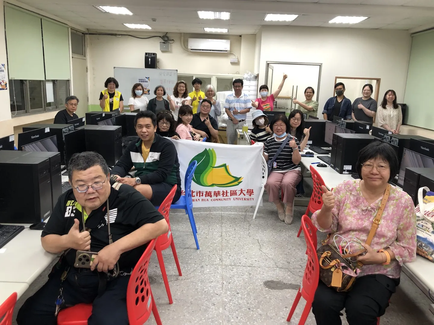 AI 生活應用與職場資訊能力活動紀錄照片 5